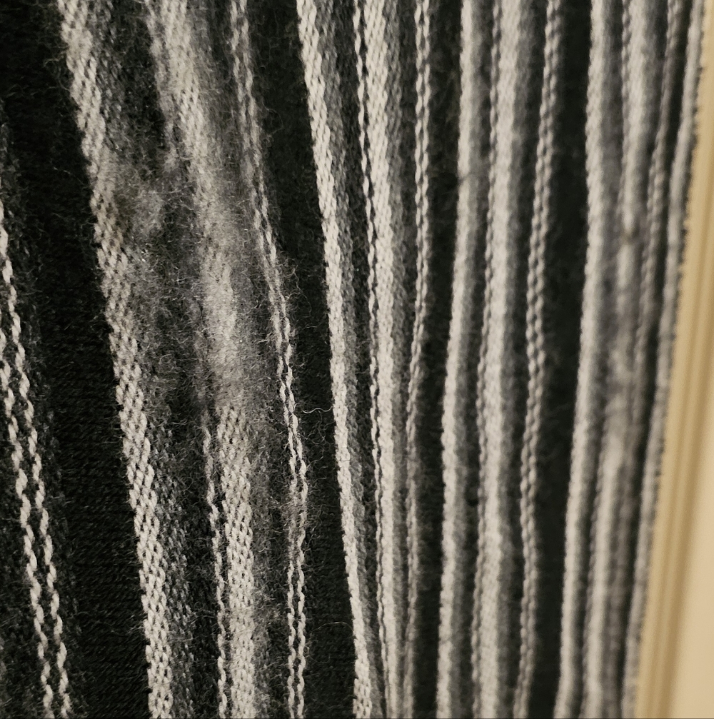 Amicale 100% Merino Wool Double Sided Design Scarf - Picture 5 of 6